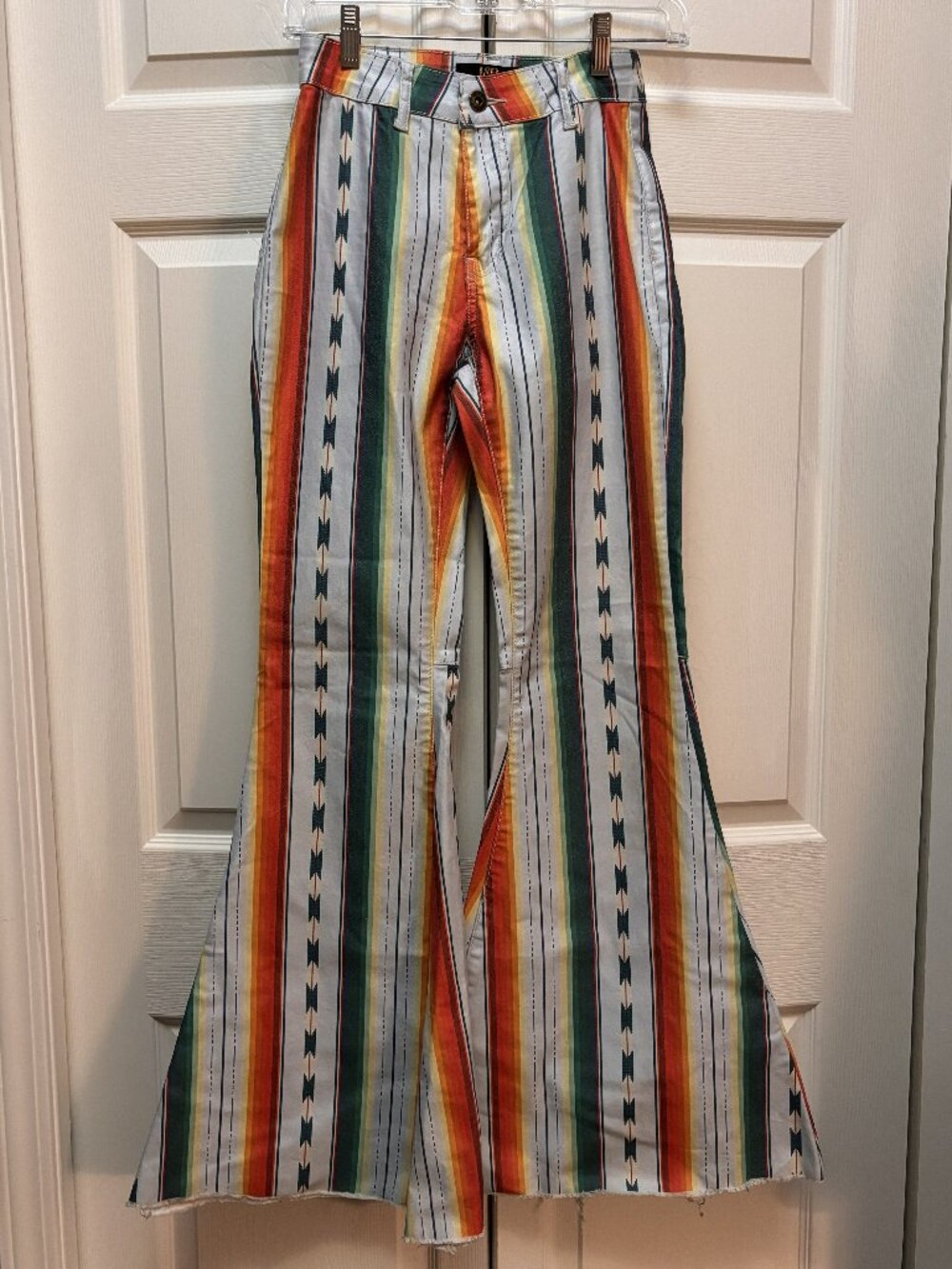 L&B Lucky & Blessed Serape Stripe Flare Jeans Size 2 x 32 Boho Western Bell Bott